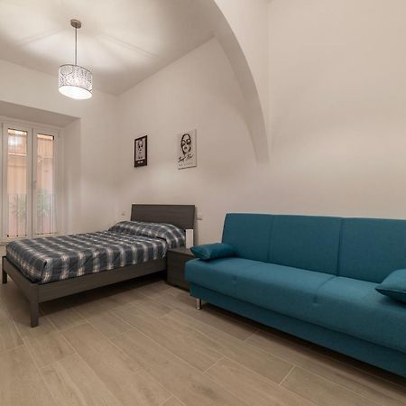 Terme Di Traiano Apartment - 10 Min Dal Colosseo ローマ エクステリア 写真